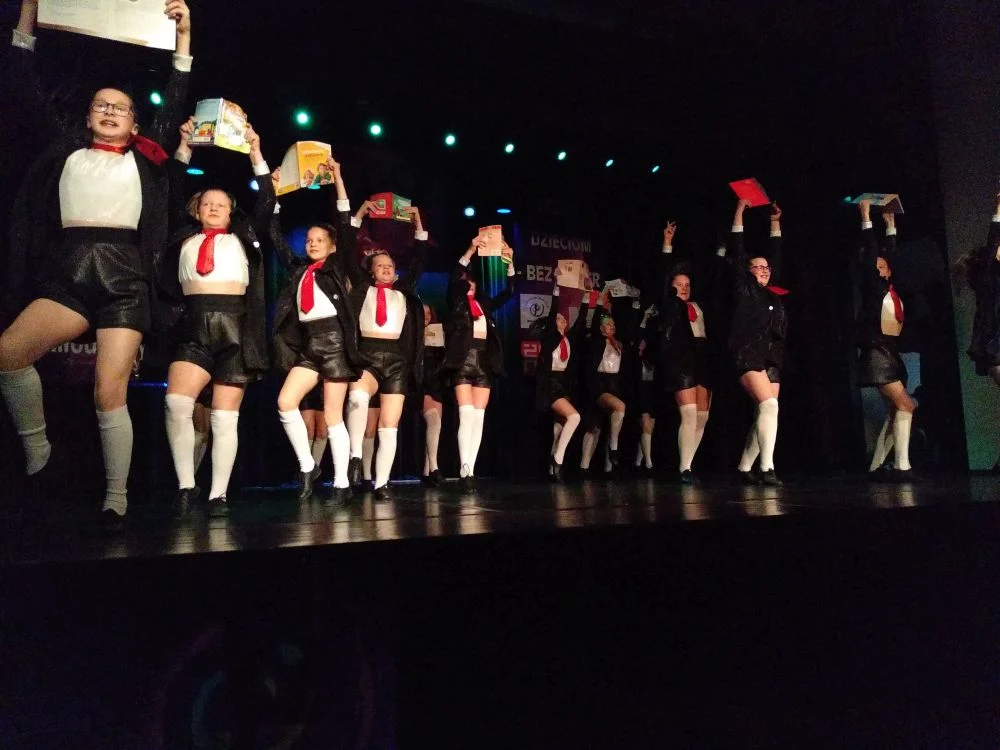 vii-ogolnopolski-festiwal-tanca-dzieci-dzieciom-bez-barier 27