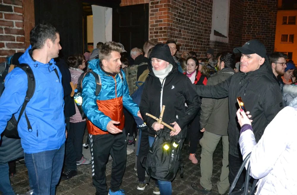 Zastępy żorzan wyruszyły w Ekstremalną Drogę Krzyżową