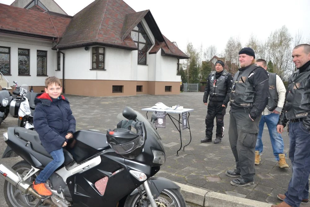 rozpoczecie-sezonu-motocyklowego-twinpigs-zory 1