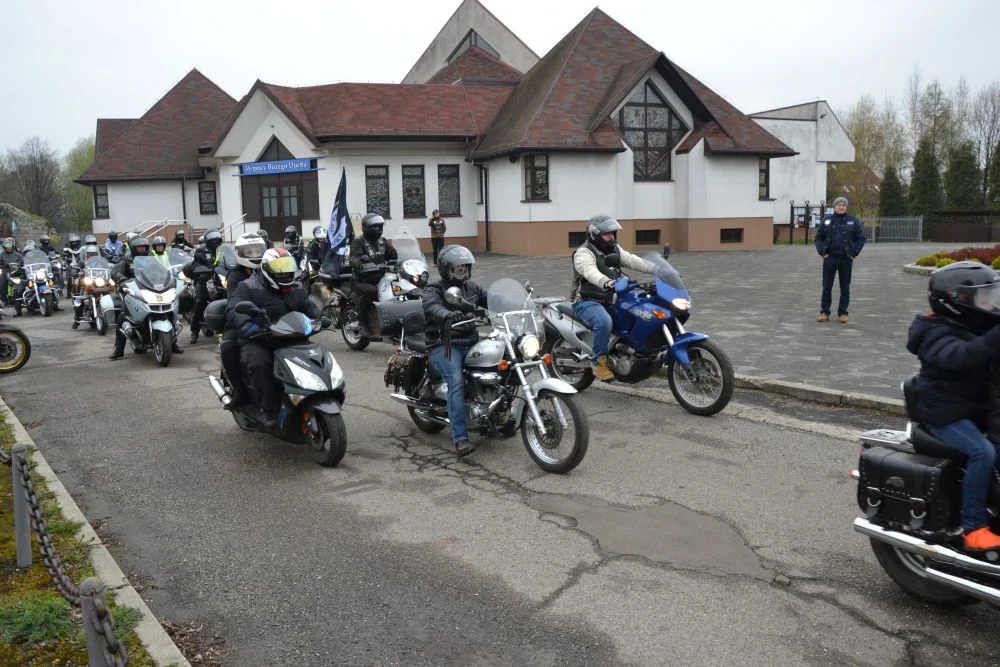 rozpoczecie-sezonu-motocyklowego-twinpigs-zory 23