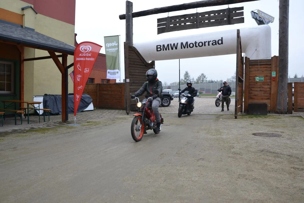 rozpoczecie-sezonu-motocyklowego-twinpigs-zory 36