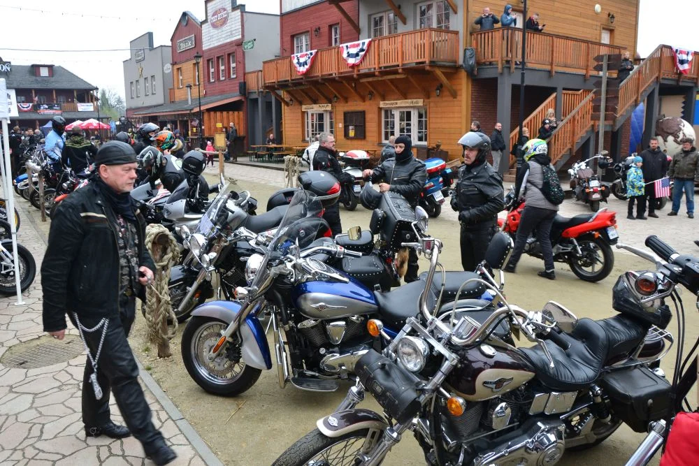 rozpoczecie-sezonu-motocyklowego-twinpigs-zory 37