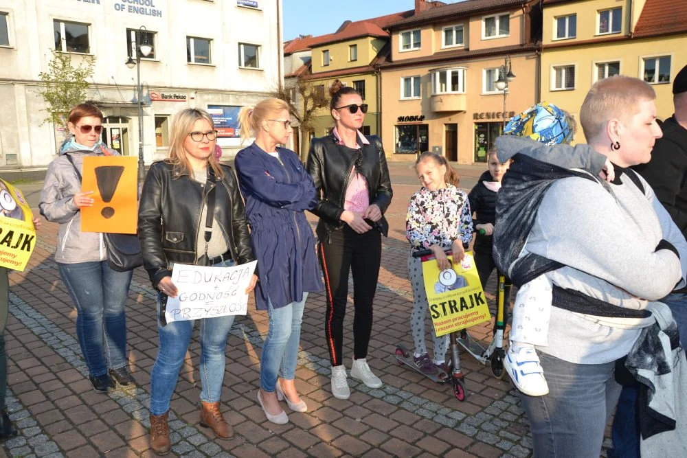 pikieta-poparcia-dla-strajku-nauczycieli-zory 9