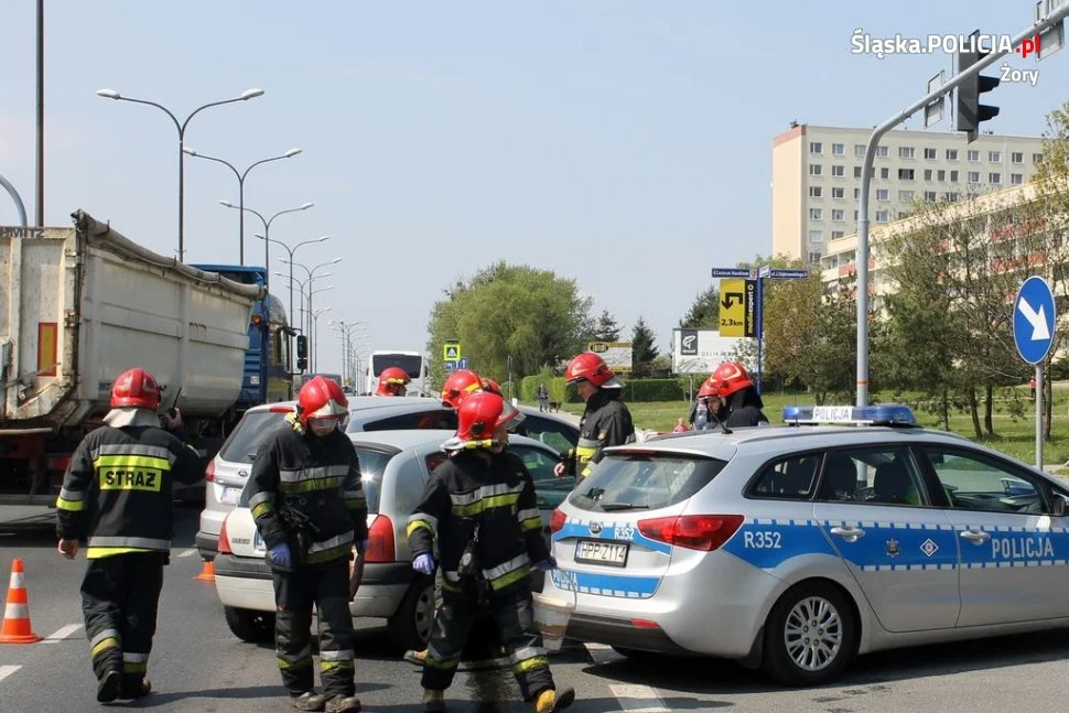Od 57 za kierowcą...od 9 bez ważnego prawa jazdy. Mężczyzna spowodował kolizję