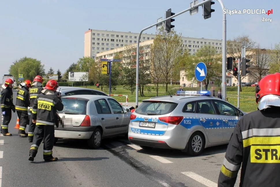 Od 57 za kierowcą...od 9 bez ważnego prawa jazdy. Mężczyzna spowodował kolizję