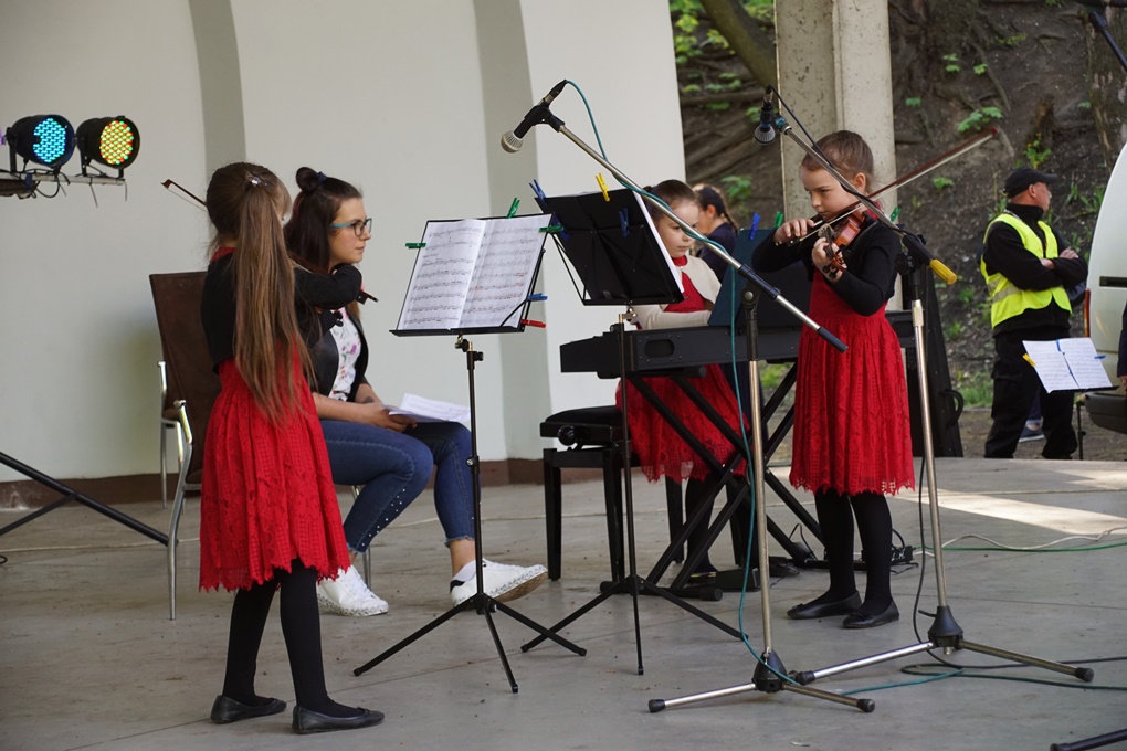 Koncert w Parku Kozioła 20