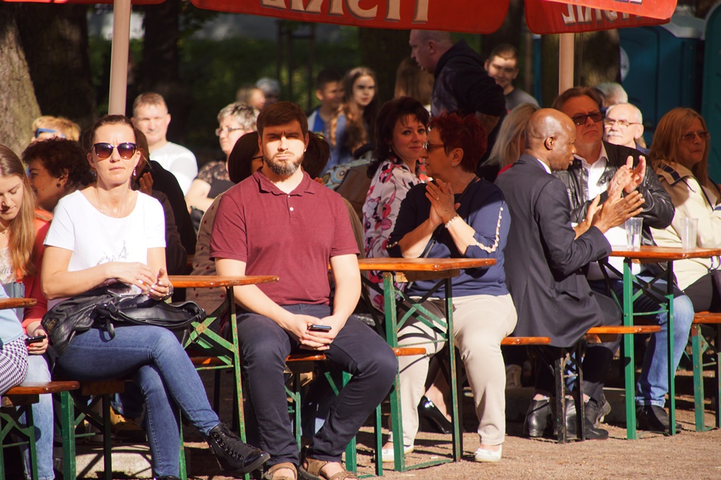 Koncert w Parku Kozioła 23