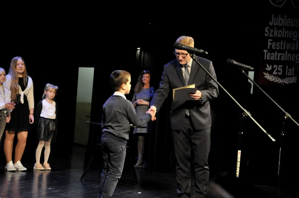 Gala jubileuszowego 25. Szkolnego Festiwalu Teatralnego 17