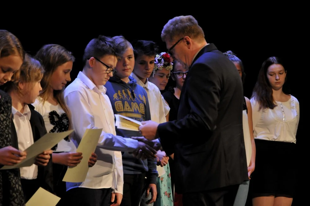 Gala jubileuszowego 25. Szkolnego Festiwalu Teatralnego 30