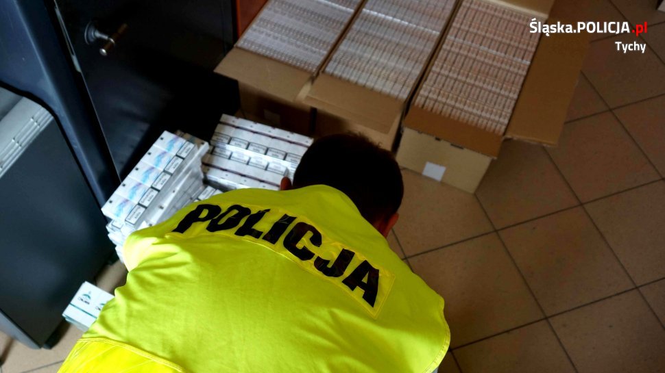 Lewy towar w rękach policjantów