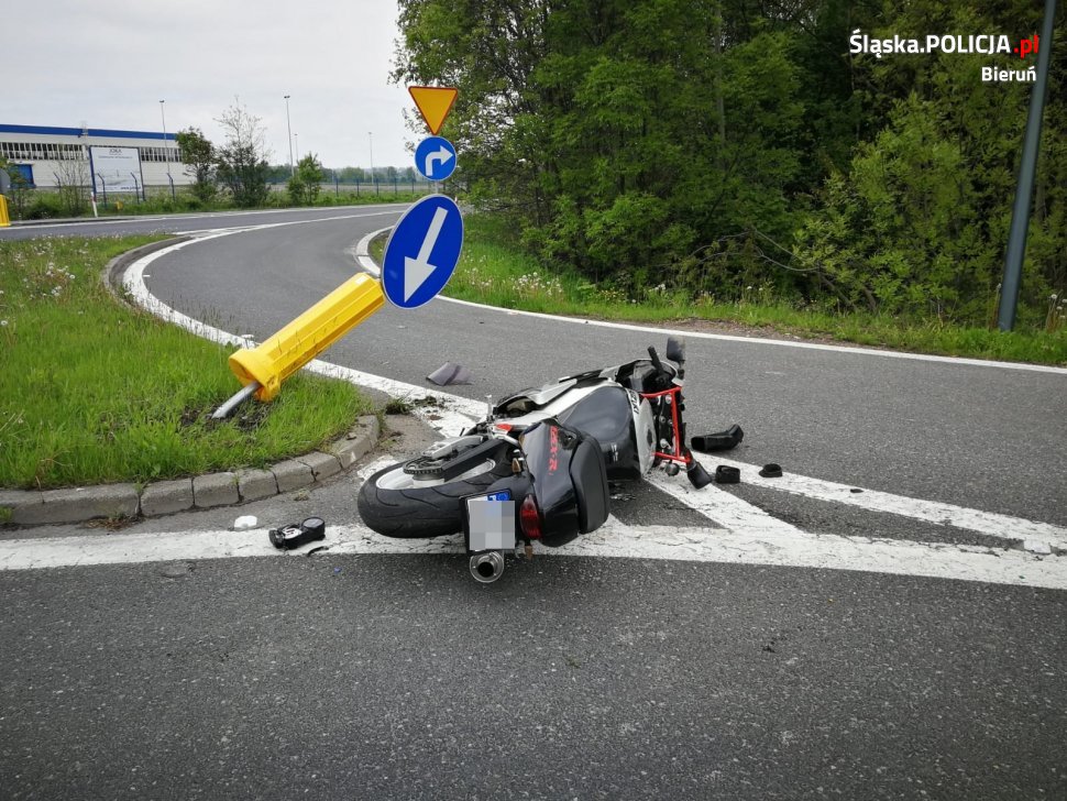 Dzielnicowi z Mikołowa ujęli sprawcę kolizji, który uciekł z miejsca zdarzenia