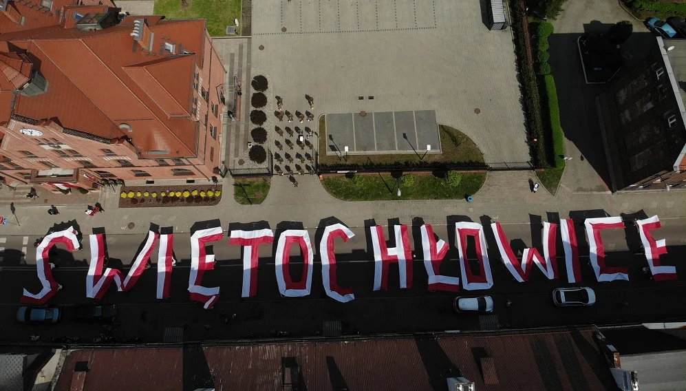 Mieszkańcy Świętochłowic wyjątkowo uczcili Święto Flagi
