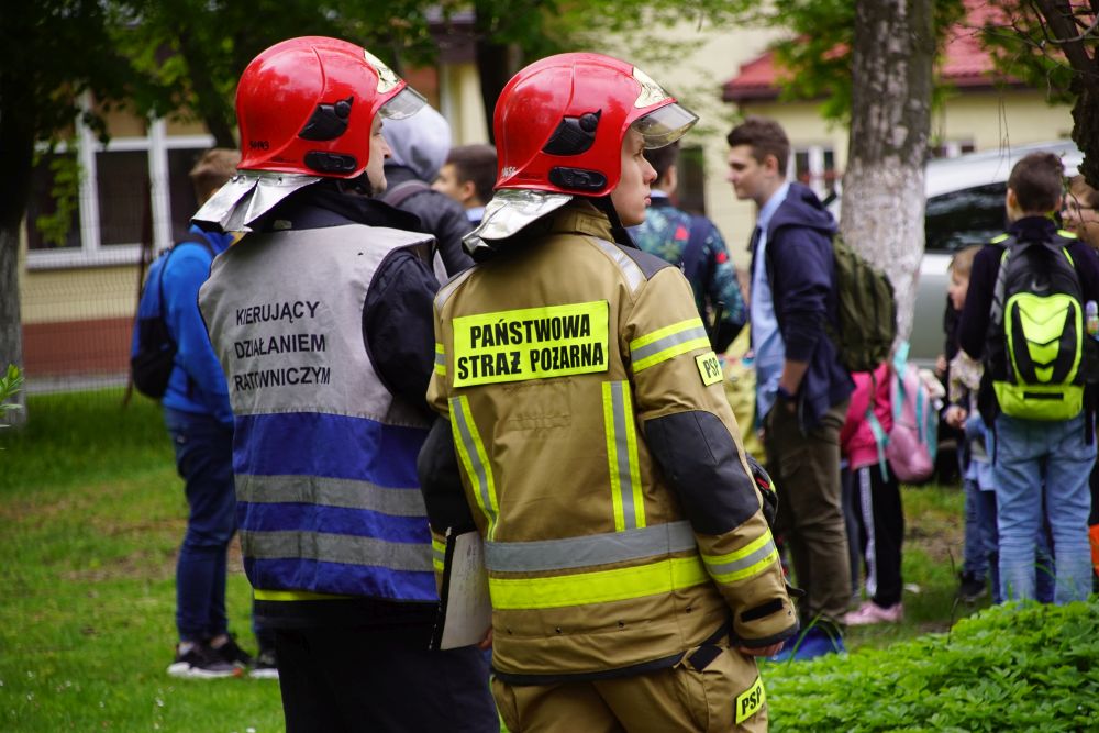 Alarm bombowy w Don Bosko! Szkoła w Świętochłowicach ewakuowana, matury przerwane!