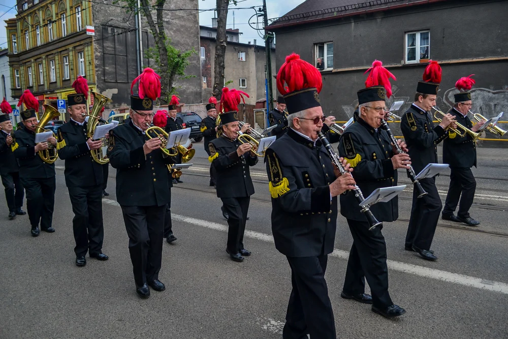 W Chorzowie też uczczono 3 Maja- msza, przemarsz i hymn narodowy 1