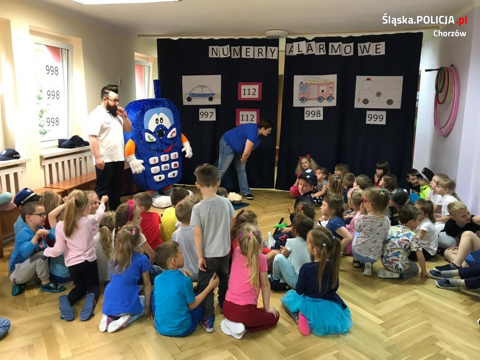 Przedszkolaki z Chorzowa wiedzą jak korzystać numeru alarmowego 112