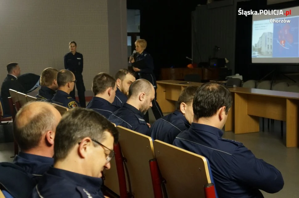 Policjanci z Chorzowa rozmawiali z mieszkańcami o bezpieczeństwie