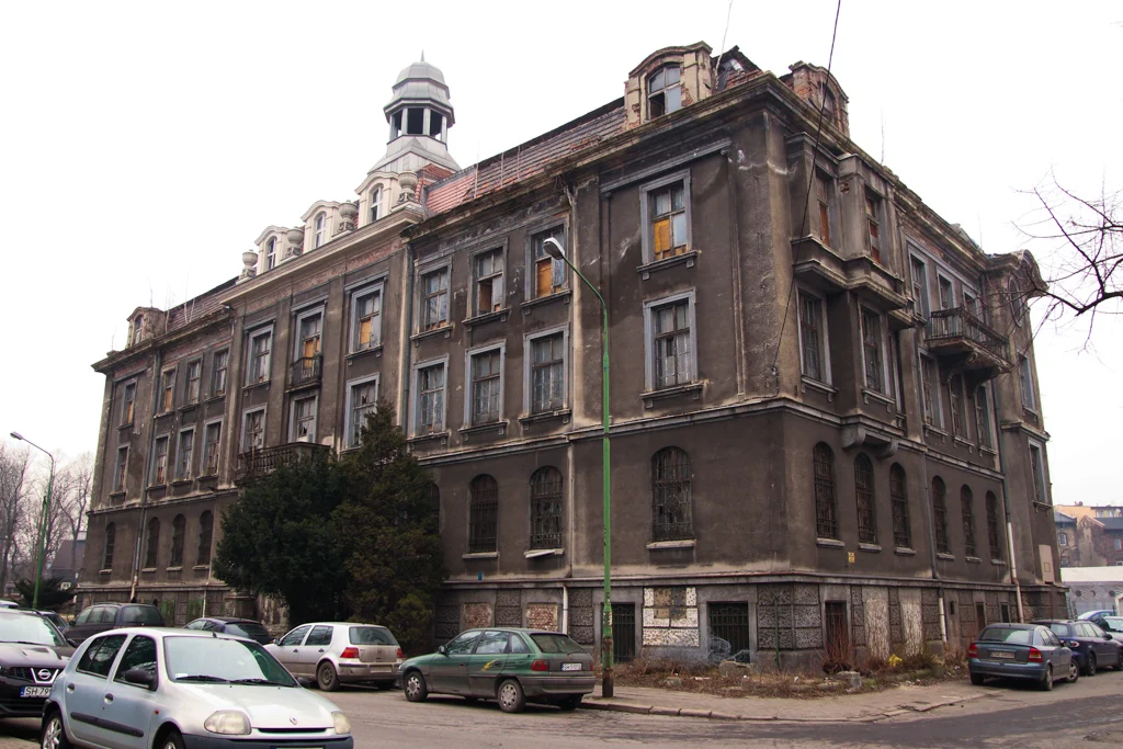 Miasto przejęło zabytkowy ratusz w Chorzowie Batorym