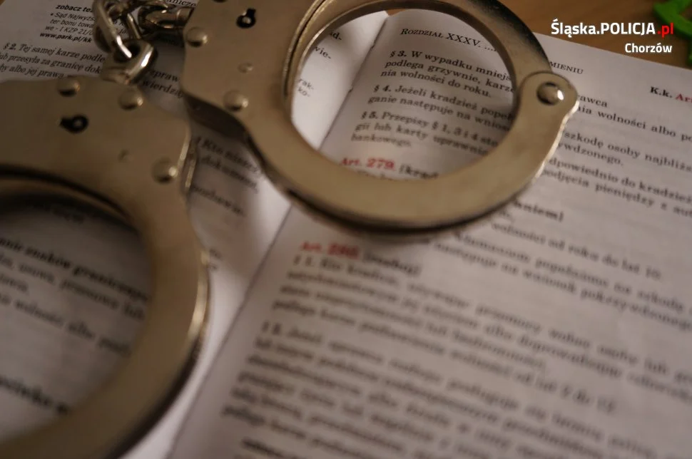 16 - latek włamywał się do paczkomatów. O jego losie zadecyduje sąd rodzinny
