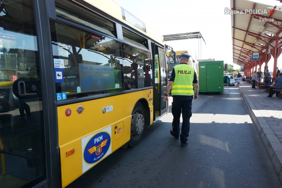 W Zabrzu policjanci kontrolowali autobusy komunikacji miejskiej oraz busy