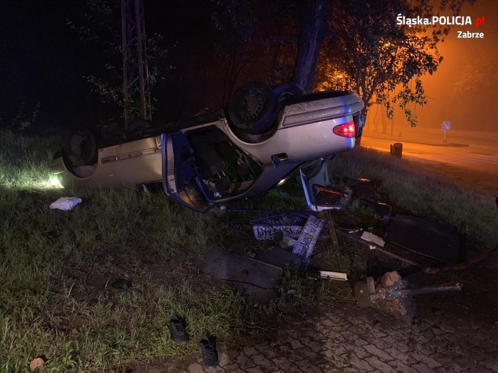 Zabrze: Z narkotykami i pod ich wpływem uciekał przed drogówką. Dachował na ul. Hagera