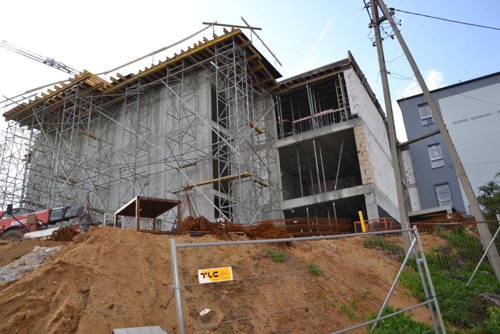 Nowy budynek szkoły w Rogoźnej będzie otwarty już od września