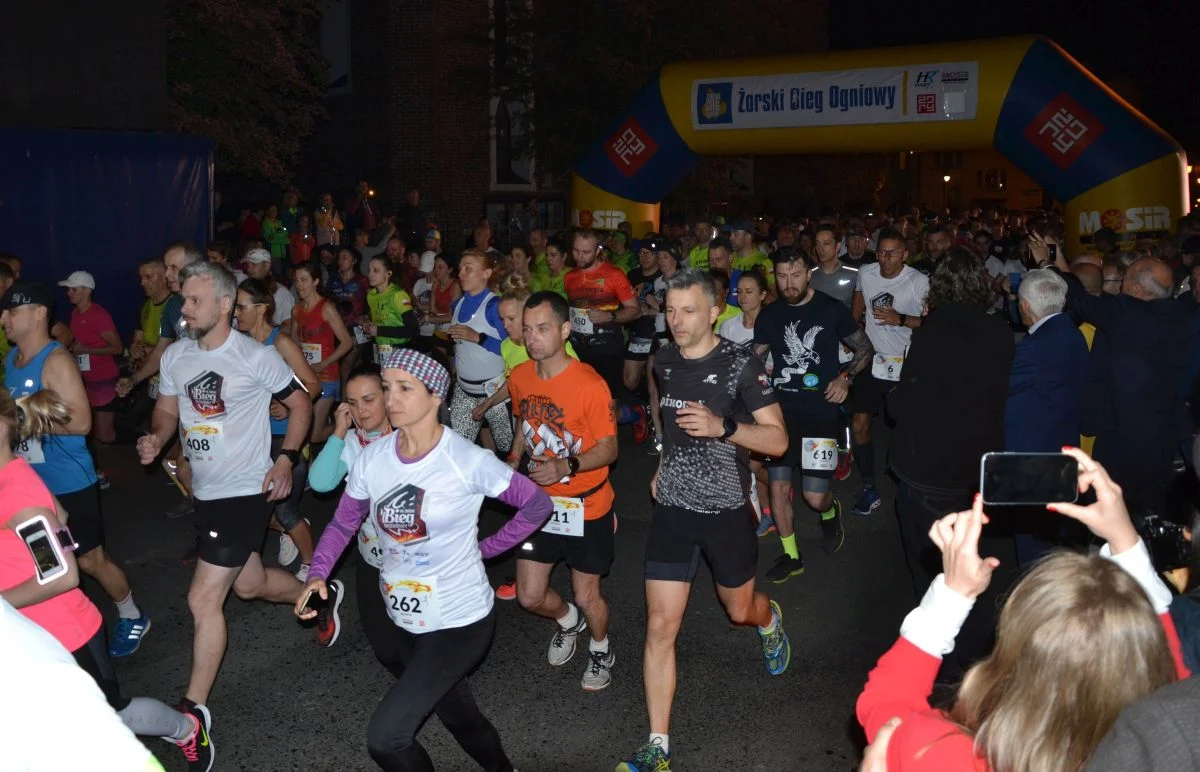 Bieg ogniowy w Żorach: 900 zawodników, 5 km i płomienie!