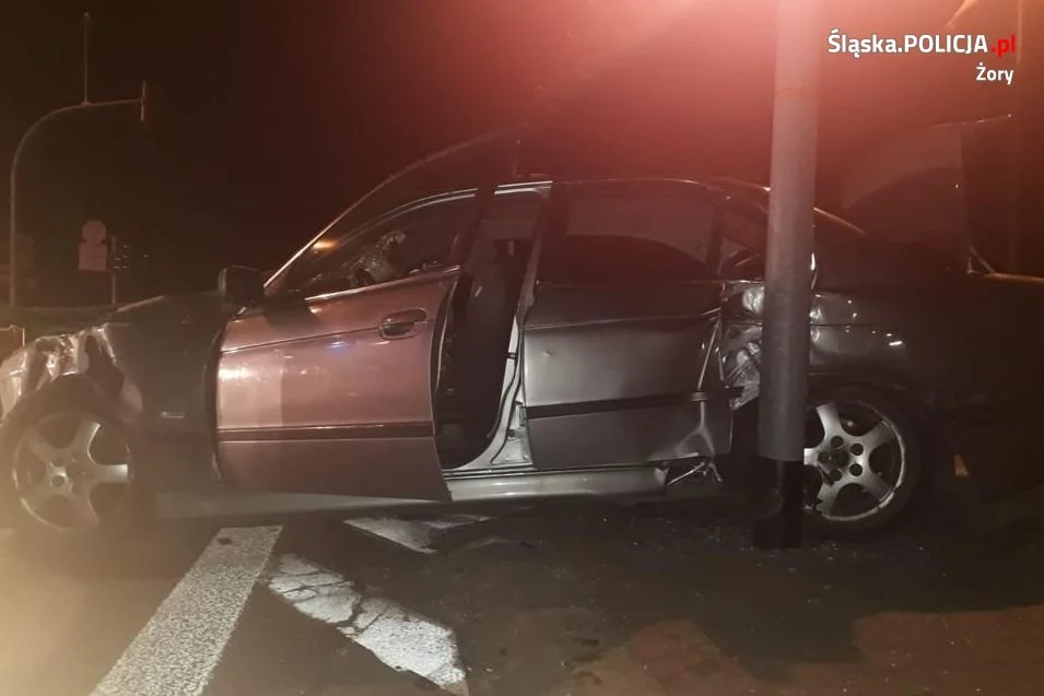 Żory: Nocny karambol. 6 osób trafiło do szpitala