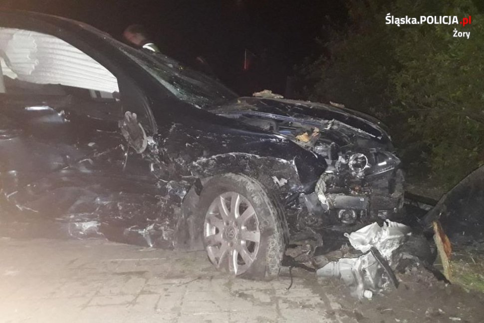 Żory: Nocny karambol. 6 osób trafiło do szpitala