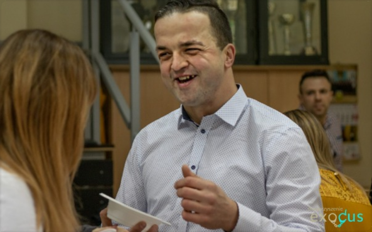 Piotr zajmuje się pomocą osobom wykluczonym, teraz sam potrzebuje pomocy