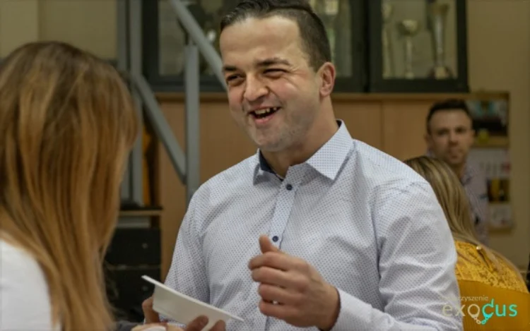 Piotr zajmuje się pomocą osobom wykluczonym, teraz sam potrzebuje pomocy