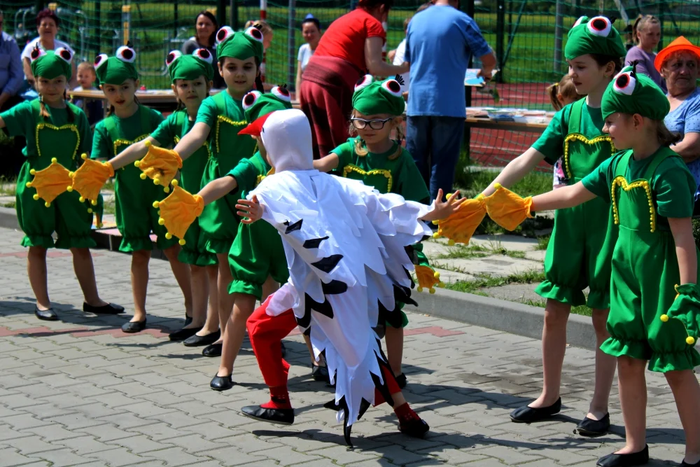 Festyn majowy i urocze występy w Roju
