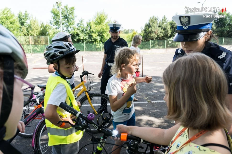 Uczniowie z SP nr 21 w Rudzie Śląskiej zdawali praktyczny egzamin na kartę rowerową