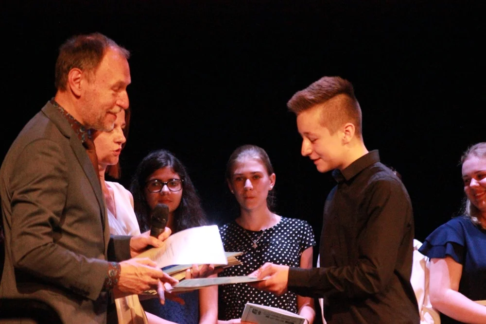 Niech żyją wakacje! Placówki oświatowe zakończyły dzisiaj kolejny rok szkolny