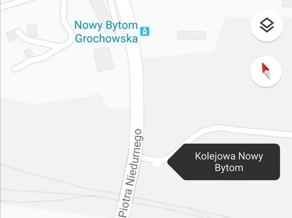 Na Nowym Bytomiu samochód zderzył się z tramwajem