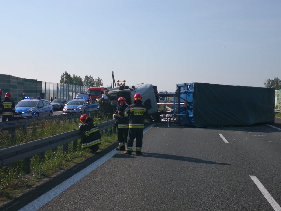Na autostradzie A4 przewróciła się ciężarówka - zorganizowano objazdy