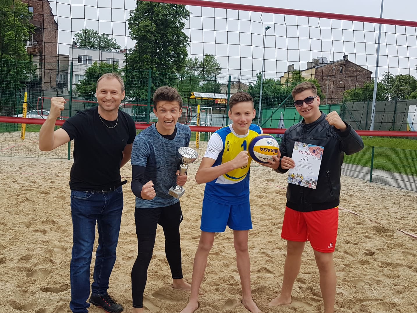 Siatkarze z Elektronika mistrzami Sosnowca w siatkówce plażowej