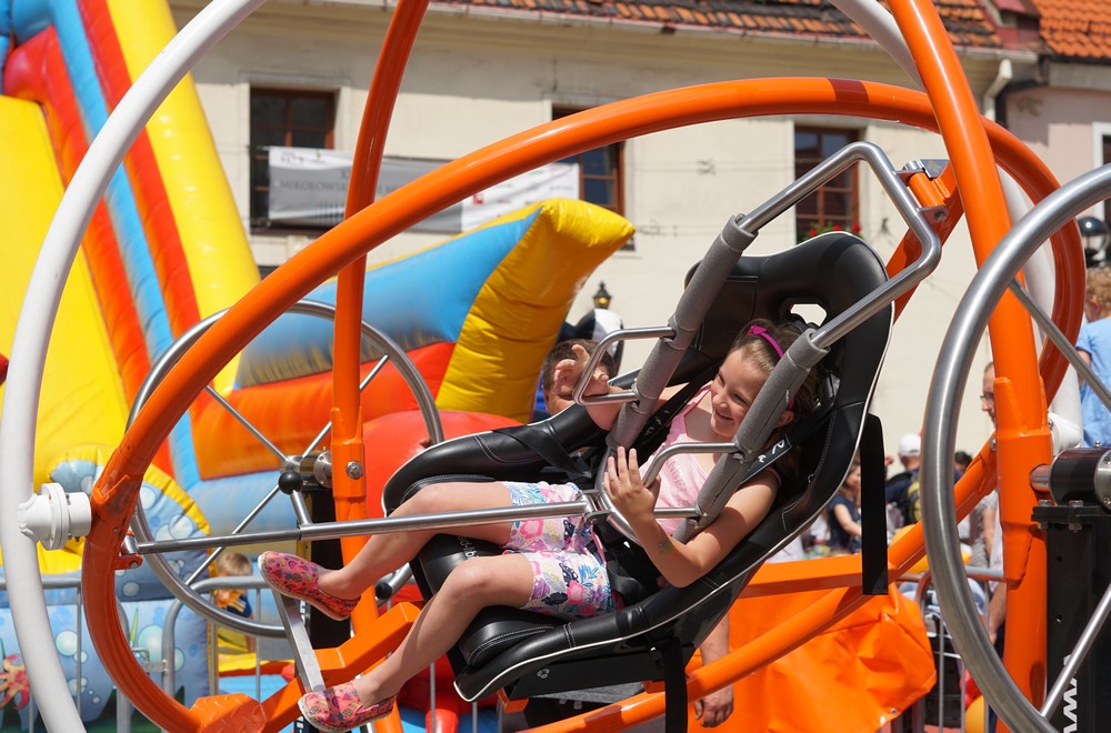 Mikołów: Eksplozja radości na rynku. Za nami Dzień Dziecka z MDK [FOTO]