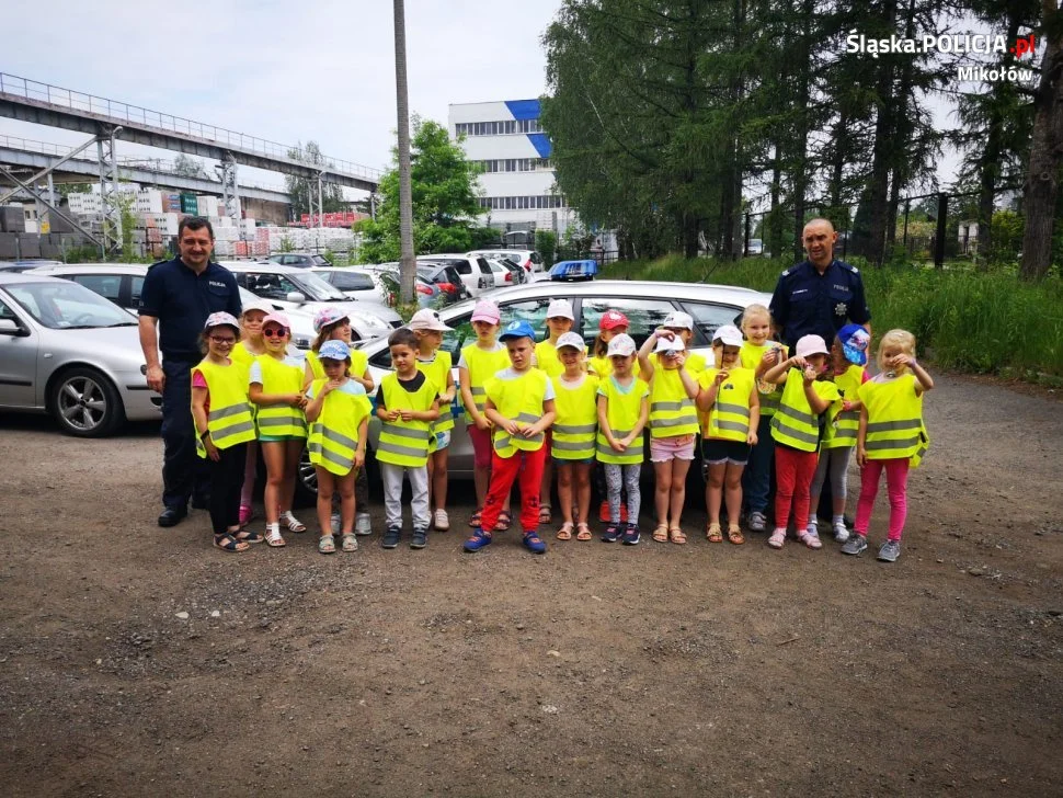 Spotkanie przedszkolaków z mikołowską policją