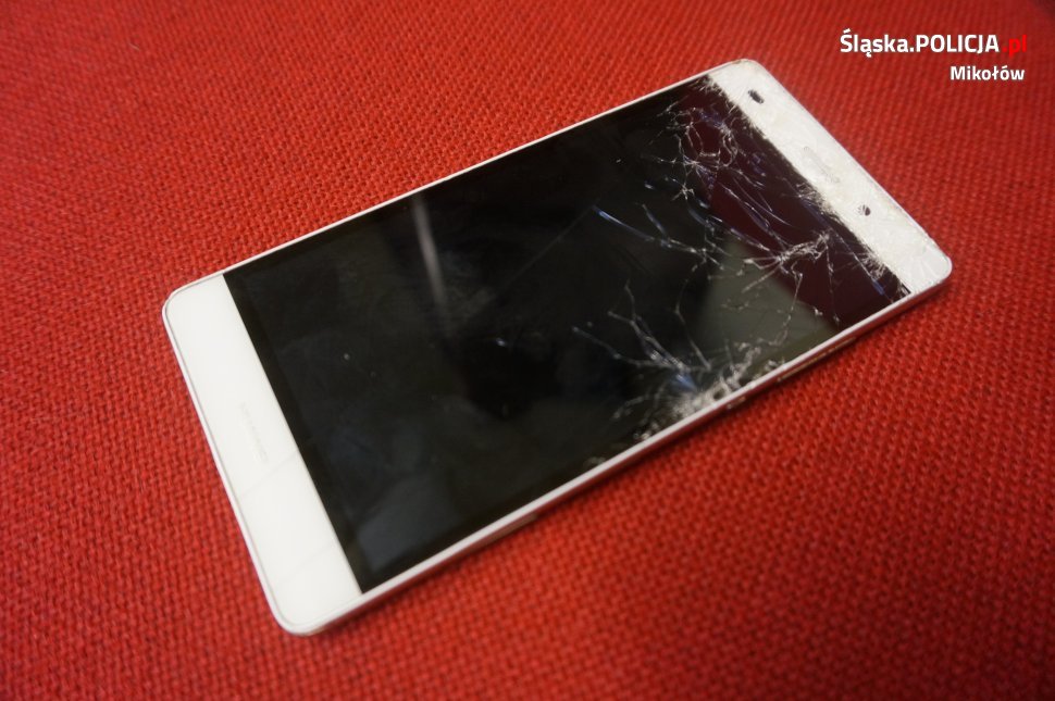 Znaleziono telefon komórkowy. Policjanci szukają właściciela