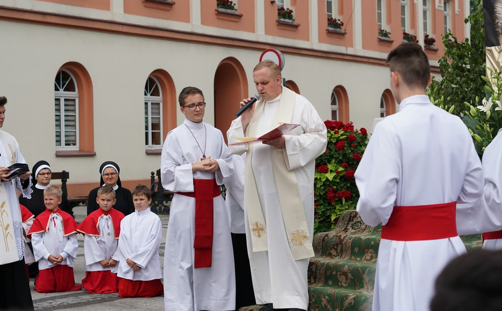 boze cialo_procesja_mikolow_rynek