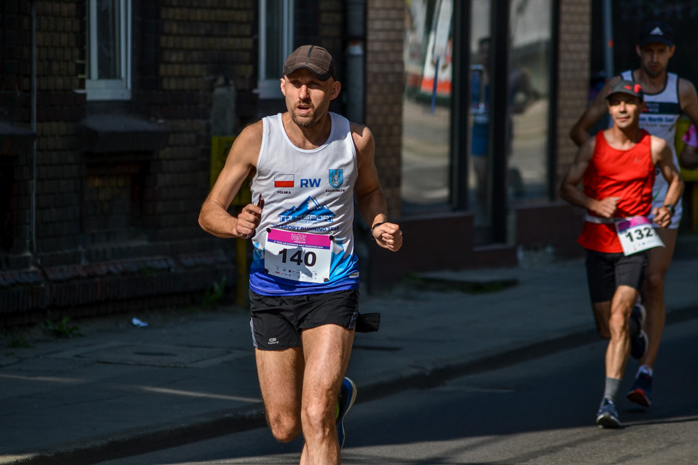 WizzAir Half Marathon 2019 - tysiące biegaczy w Katowicach 12