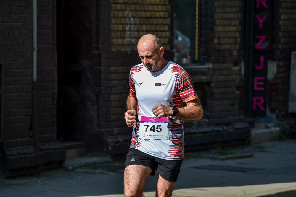 WizzAir Half Marathon 2019 - tysiące biegaczy w Katowicach 15