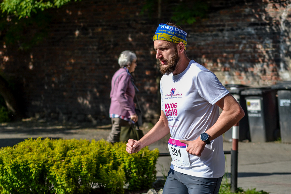 WizzAir Half Marathon 2019 - tysiące biegaczy w Katowicach 17