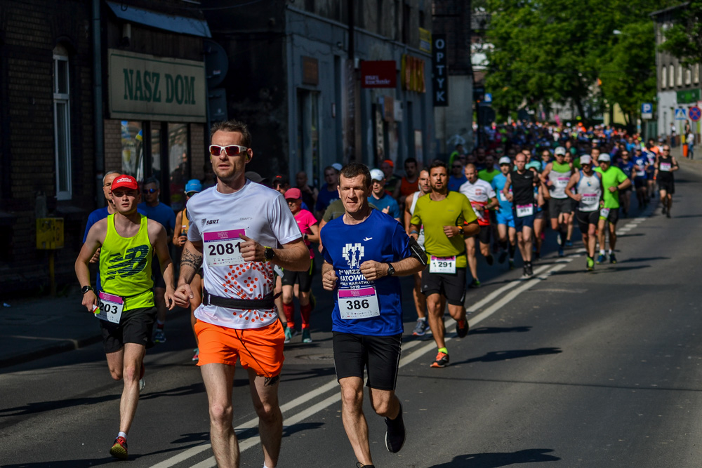 WizzAir Half Marathon 2019 - tysiące biegaczy w Katowicach 37