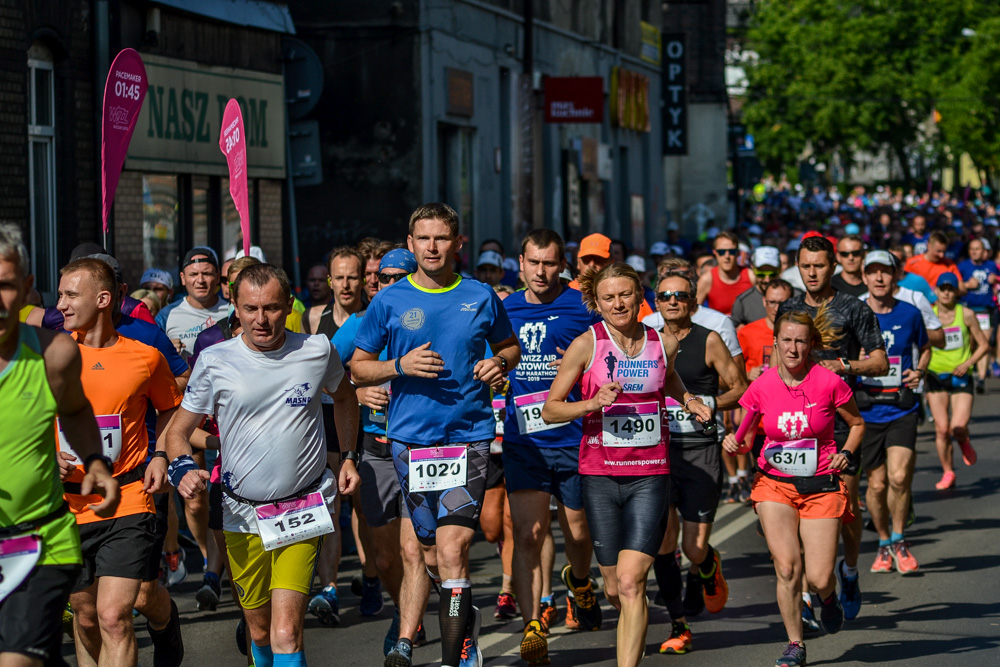 WizzAir Half Marathon 2019 - tysiące biegaczy w Katowicach 54
