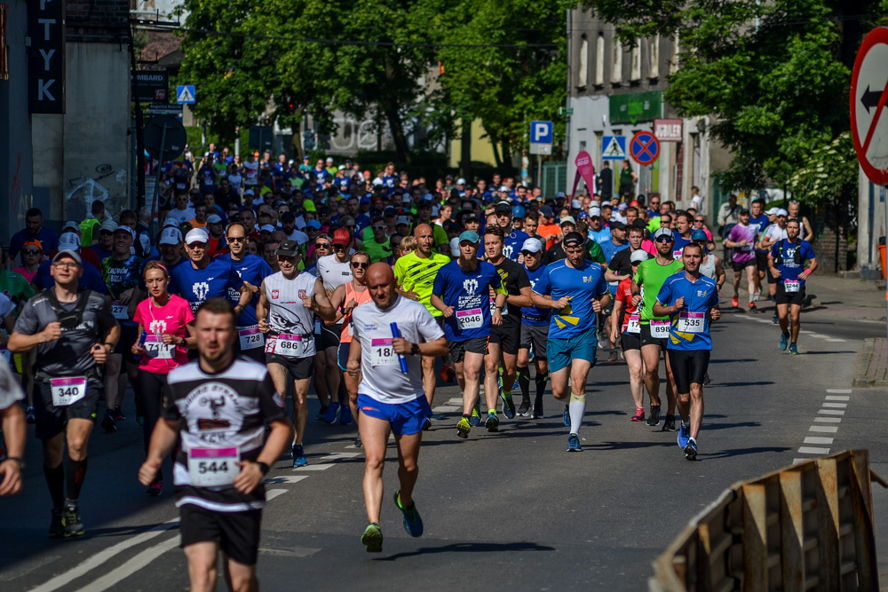 WizzAir Half Marathon 2019 - tysiące biegaczy w Katowicach 75