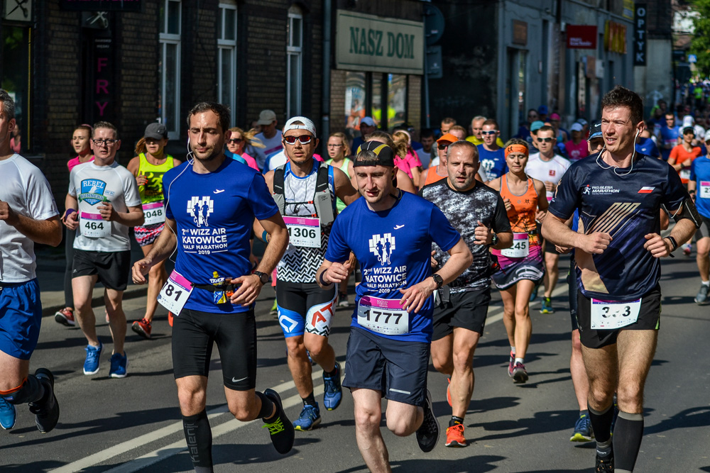 WizzAir Half Marathon 2019 - tysiące biegaczy w Katowicach 92