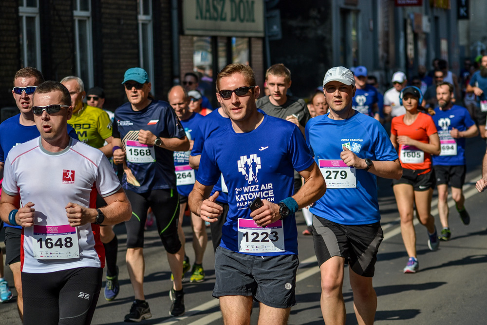 WizzAir Half Marathon 2019 - tysiące biegaczy w Katowicach 95