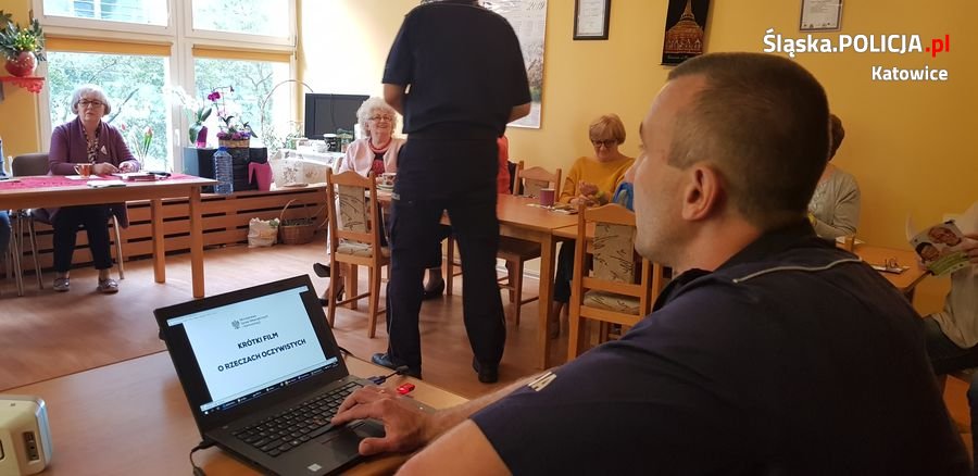 Katowice: Policjanci zorganizowali debatę społeczną dla seniorów