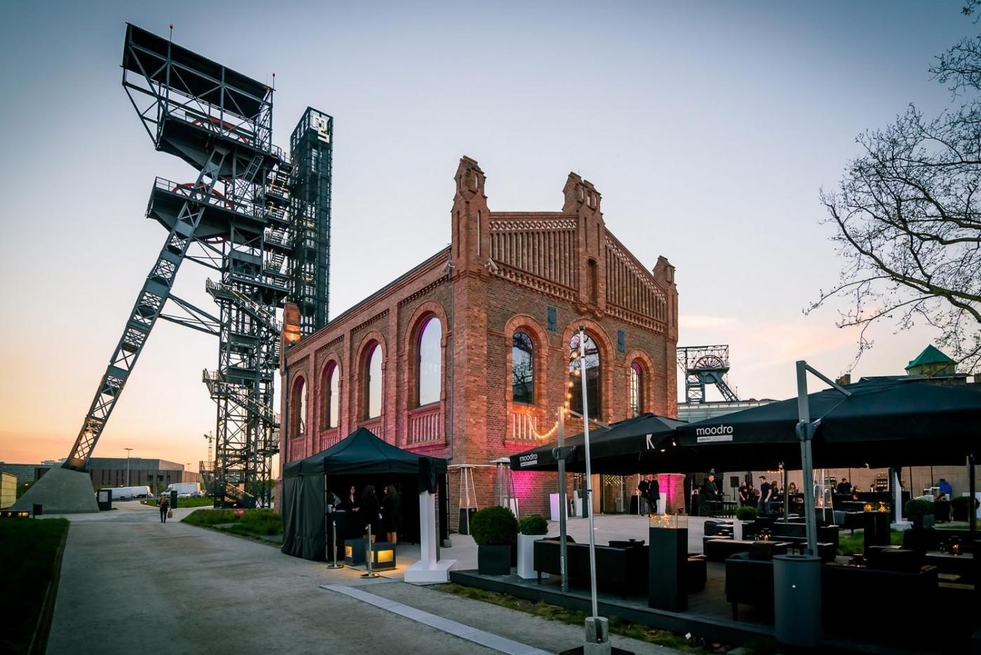 Imprezy firmowe, czyli skuteczna integracja pracowników w praktyce